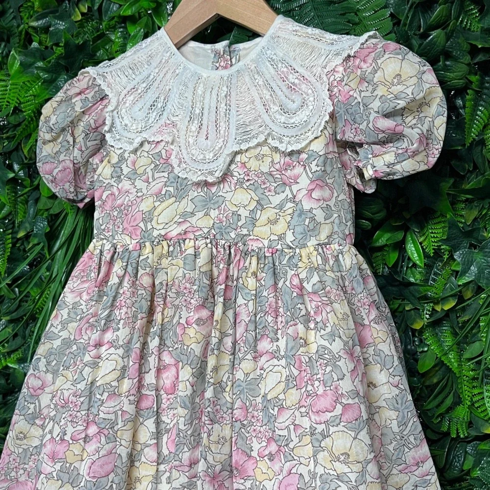 Vintage Girls Size 4 Floral Print Dress With Lace Collar Short Puff Sleeves 3168